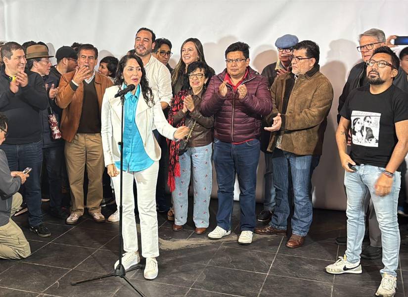 Rueda de prensa de Luisa González.