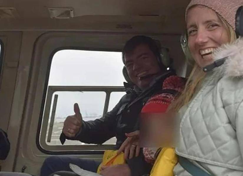 Fotografía de Agustín Escobar junto a su familia, antes del fatal accidente.