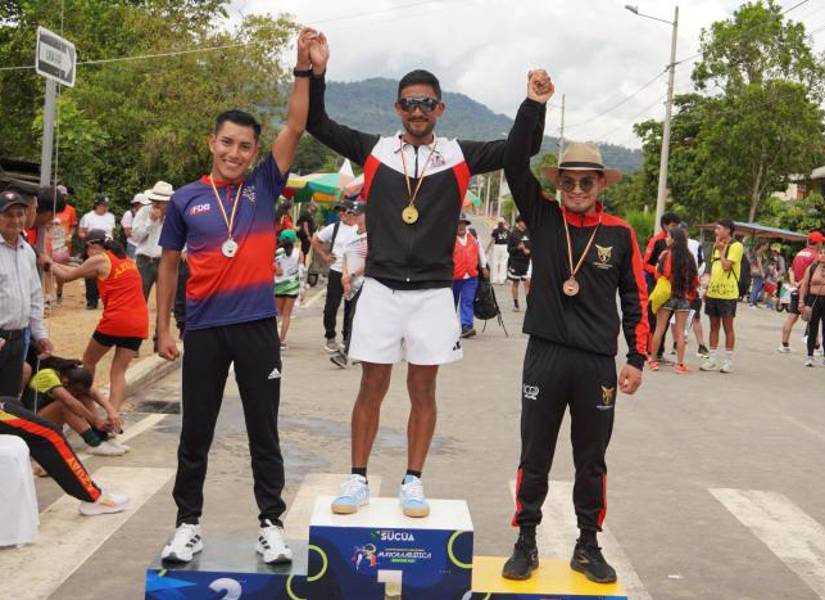 Daniel Pintado en el podio del Nacional de Marcha.
