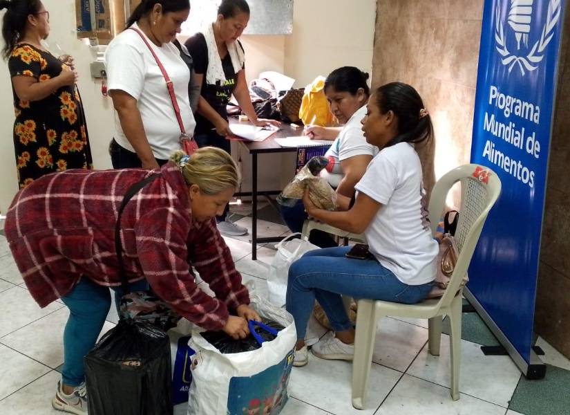 El Program Mundial de Alimentos ayudó con la recolección de comida.