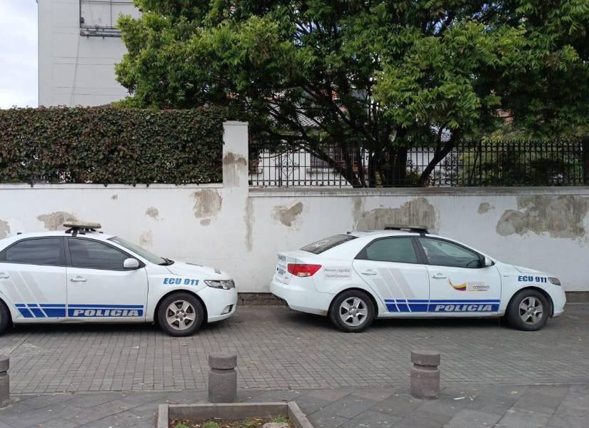 Exteriores de la Embajada de México en Quito.