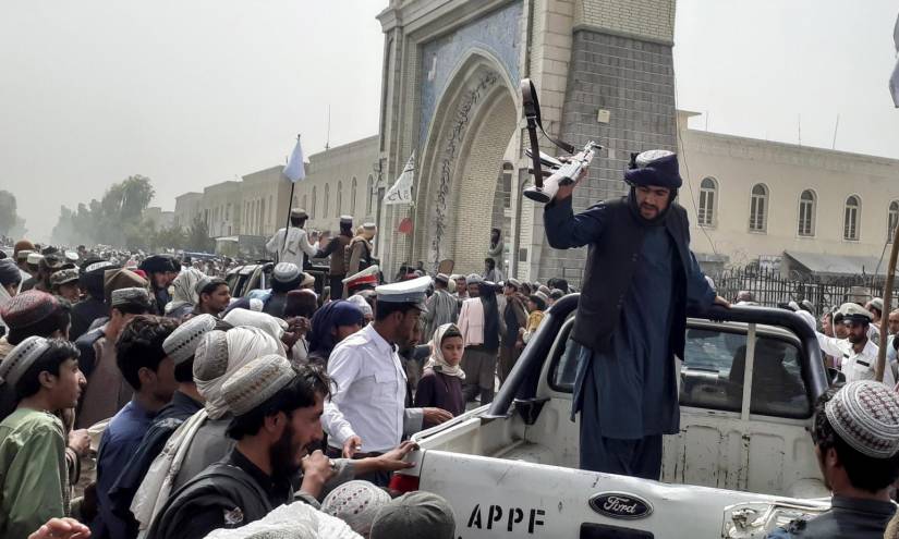 Tras 20 años los Talibanes vuelven al poder de Afganistán