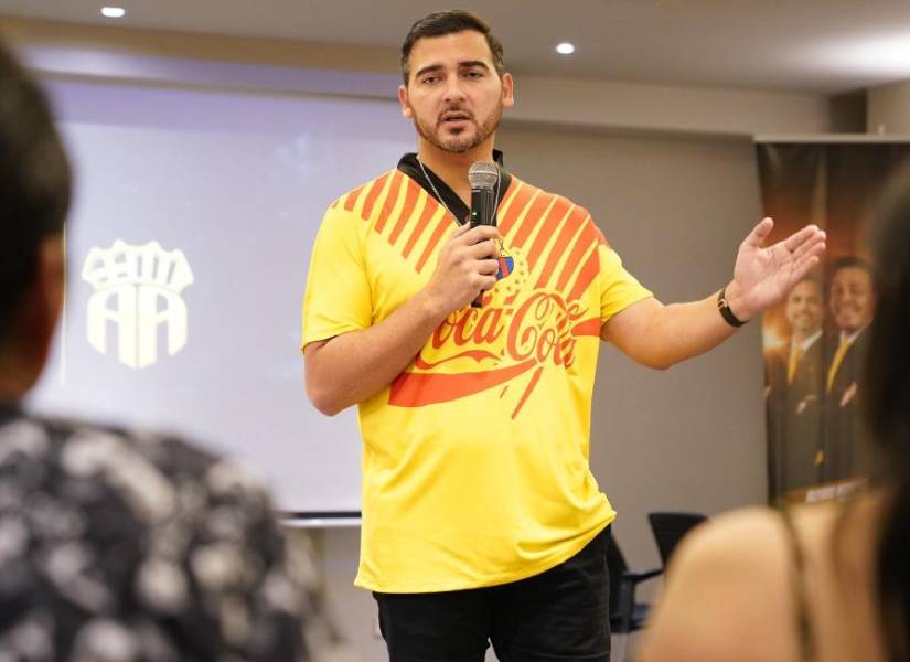 El presidente de Barcelona SC, Antonio Álvarez, pide tranquilidad para los hinchas por la nacionalidad de Byron Castillo.