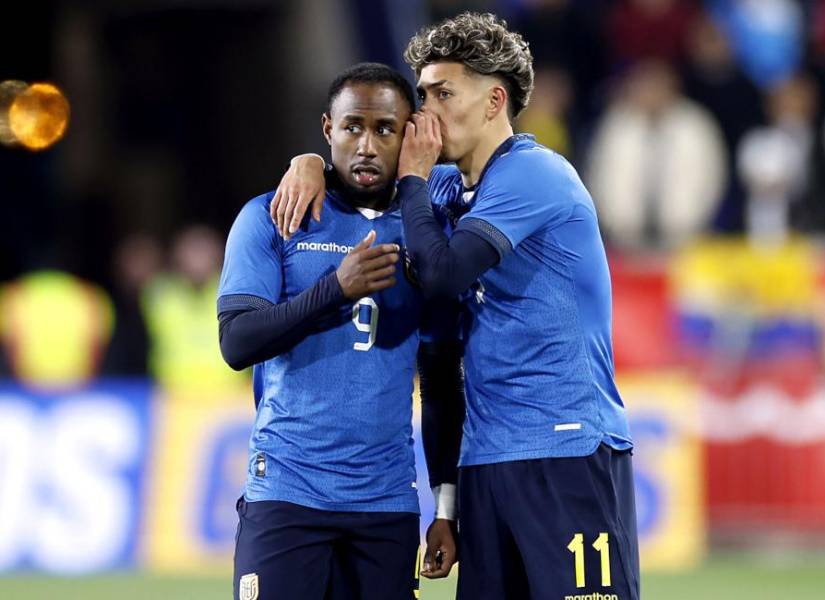John Yeboah y Jeremy Sarmiento, en la victoria de Ecuador ante Guatemala, el 21 de marzo de 2024.