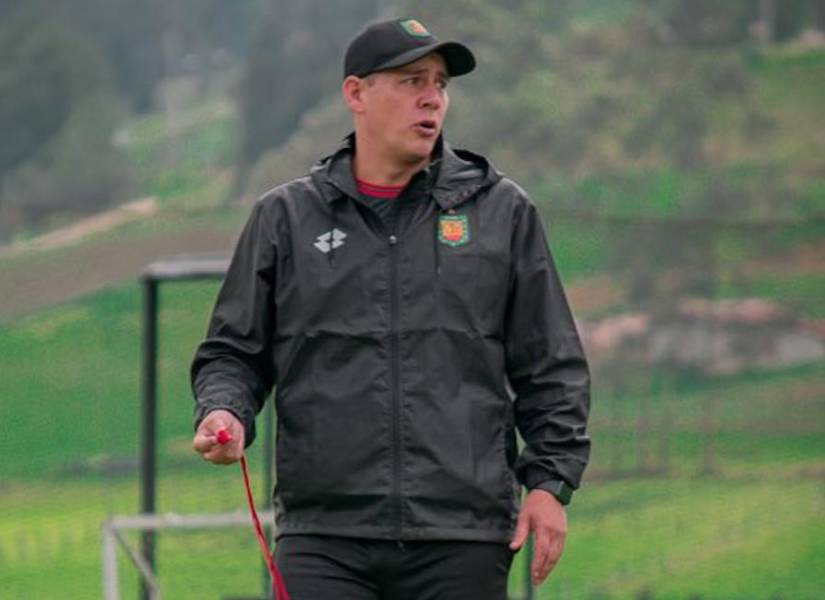Luis García en un entrenamiento con el Deportivo Cuenca