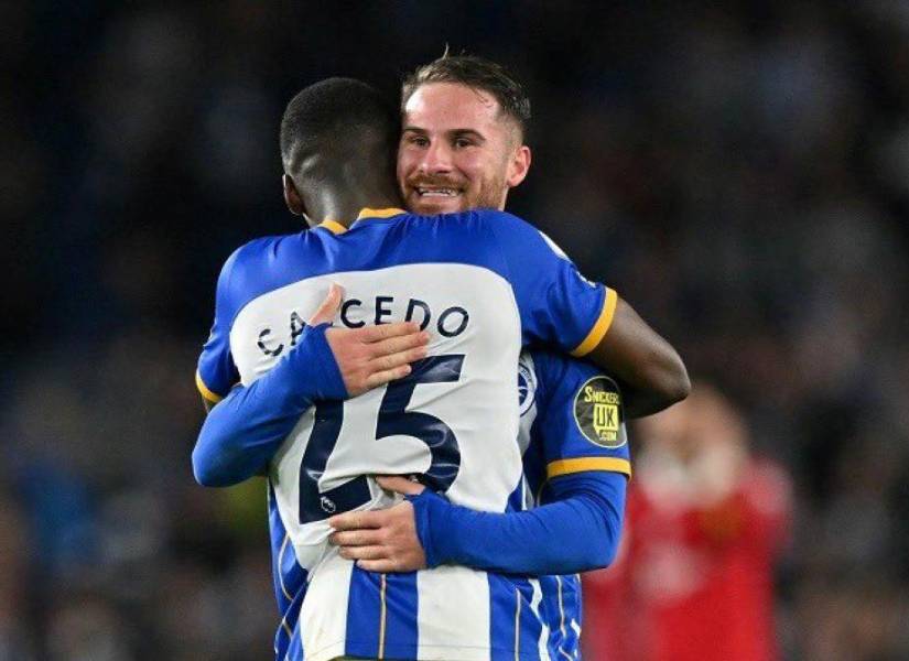 Alexis Mac Allister y Moisés Caicedo compartieron equipo en el Brighton.
