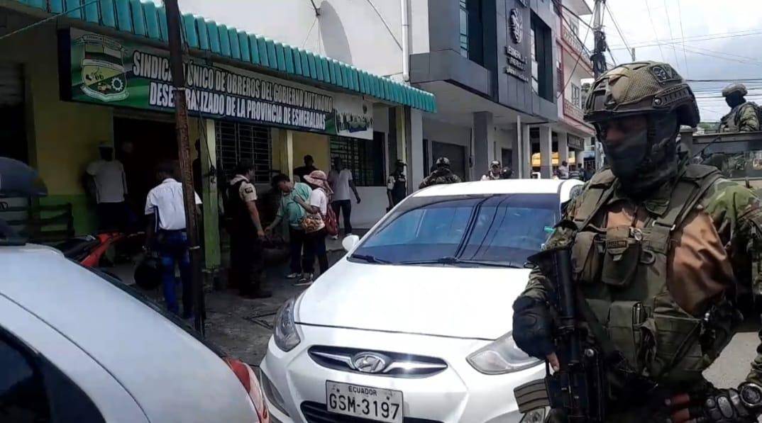 Un subcentro de la Prefectura de Esmeraldas fue atacado a disparos