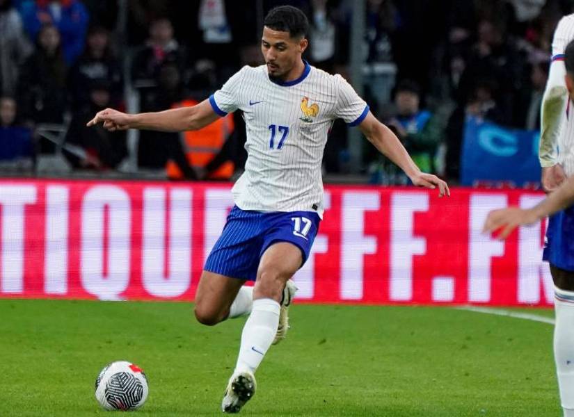Saliba en la Selección francesa 2024.