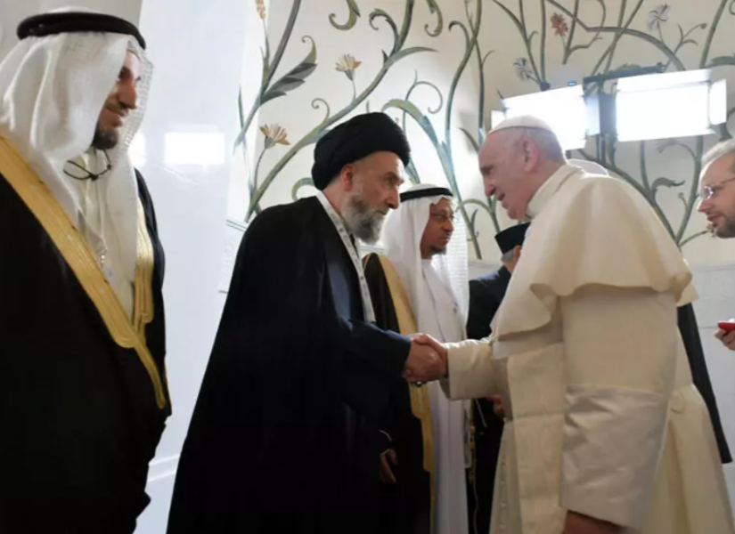 El Papa Francisco saluda al Consejo Musulmán de Ancianos en la Gran Mezquita del Jeque Zayed en Abu Dabi. 4 de febrero de 2019