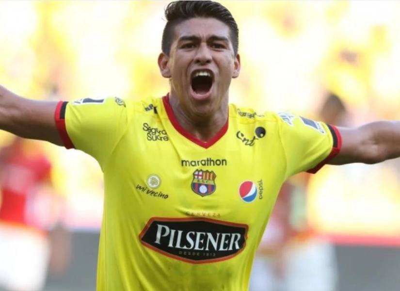 Xavier Arreaga en el 2016 jugando con Barcelona SC.