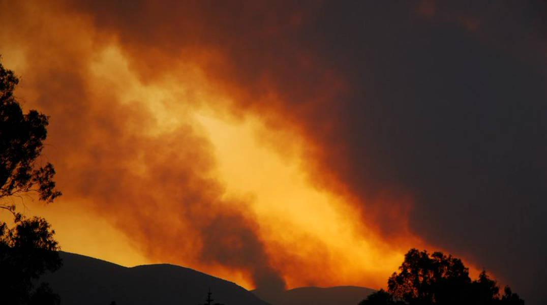 Grecia lucha contra 152 incendios forestales en una de sus jornadas más críticas