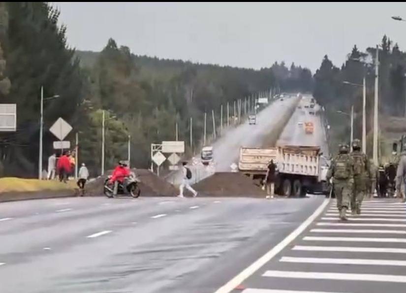 Vías parcialmente habilitadas en Ecuador por las protestas