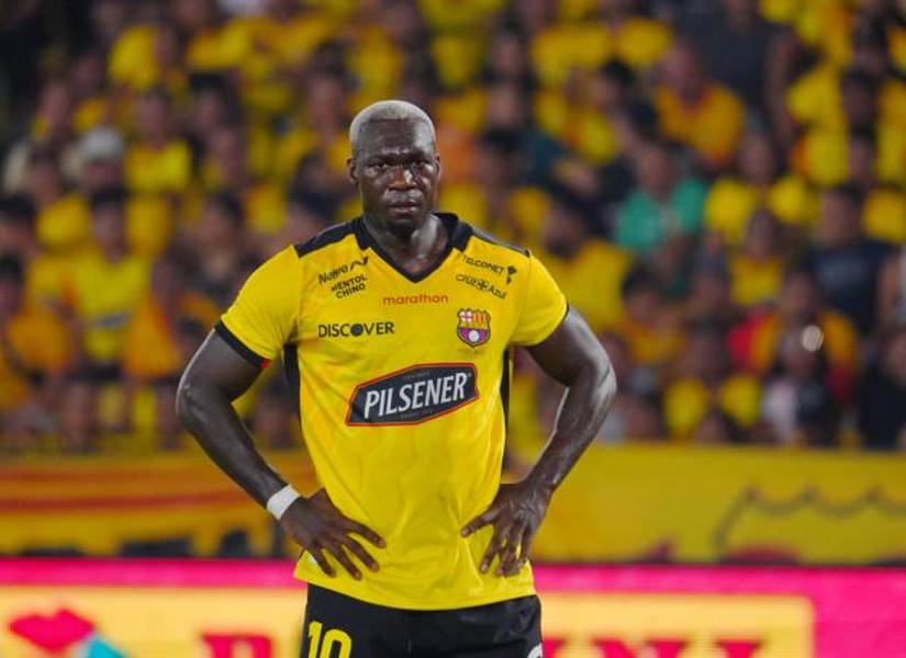 Felipe Caicedo en un partido con Barcelona SC por la LigaPro 2025