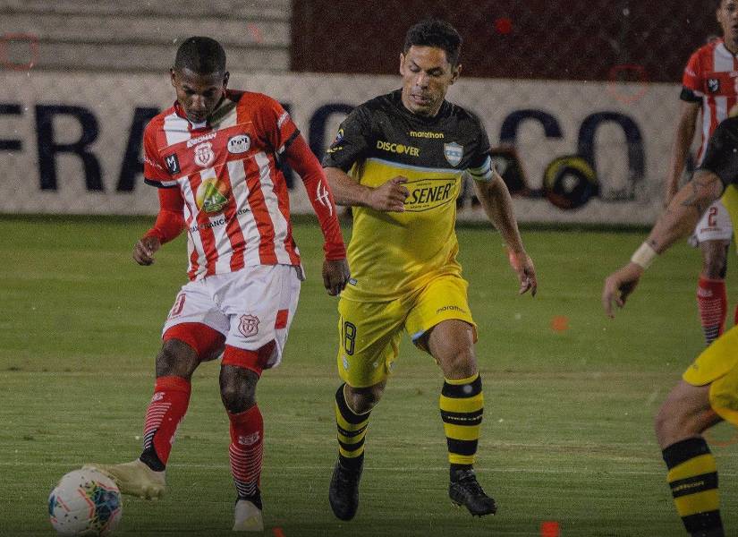 Alexis Santacruz cuando jugaba en el Técnico Universitario