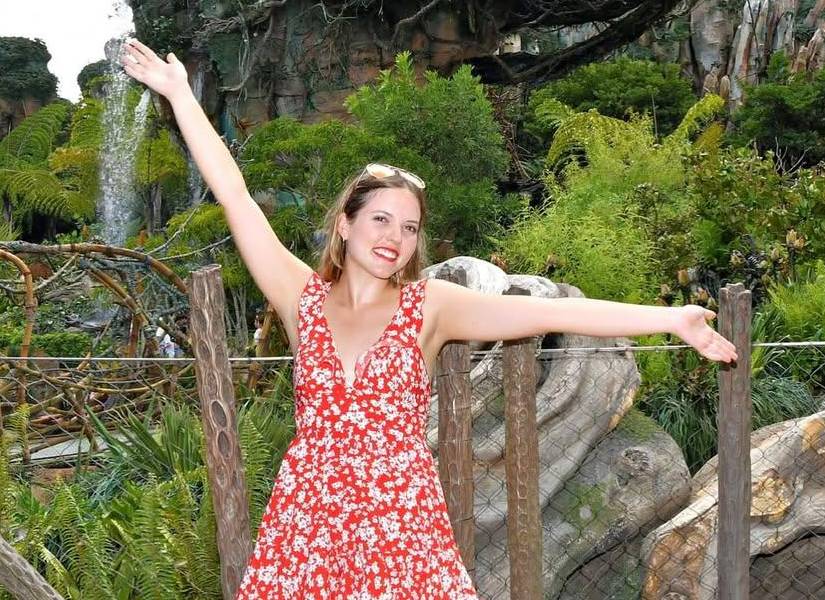 Camila Nogales tiene 23 años y se mantiene bajo cuidados en Quito.