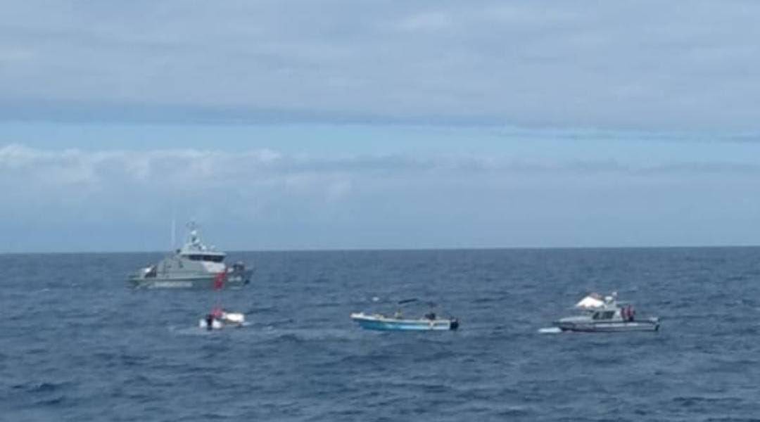 Galápagos: dos tripulantes de una embarcación reportada como desaparecida fueron encontrados con vida