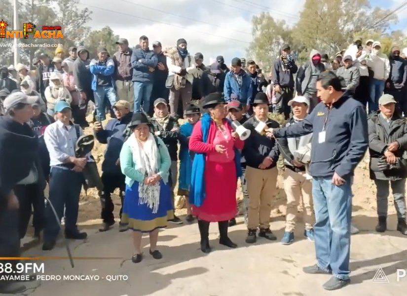 La Conaie compartió imágenes de la paralización en la Panamericana Norte.