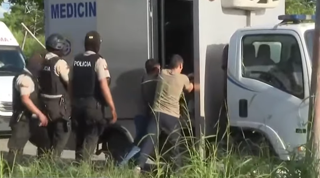 Los cuerpos de dos mujeres fueron hallados en un canal de Vía a la Costa, Guayaquil