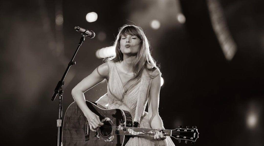 Taylor Swift se posiciona en el top 10 de mejor primer día de estreno con cuatro álbumes