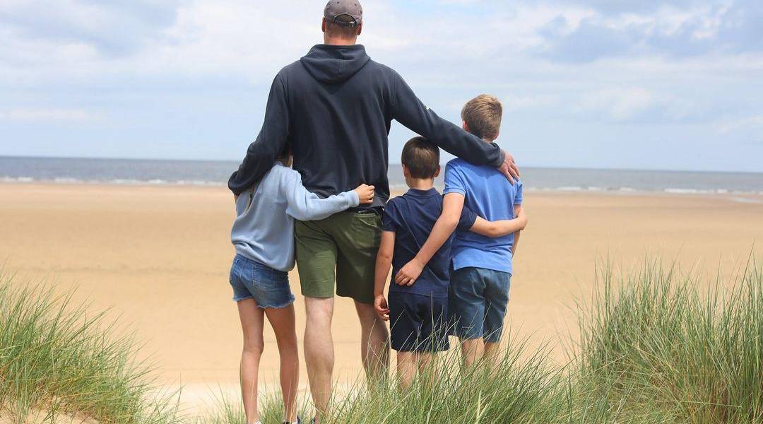 Los príncipes de Gales celebran del día del padre con tiernas fotografías