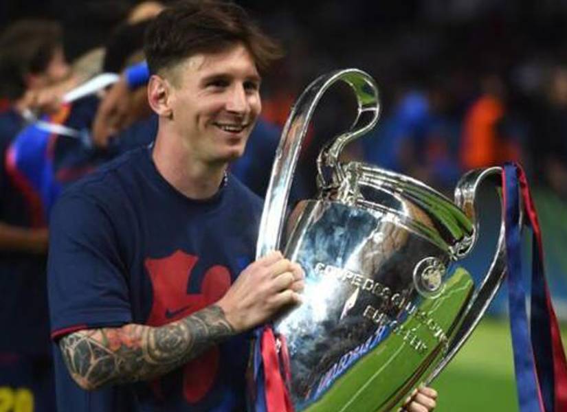 Messi con el trofeo de la Champions conseguido con el FC Barcelona en el 2015.