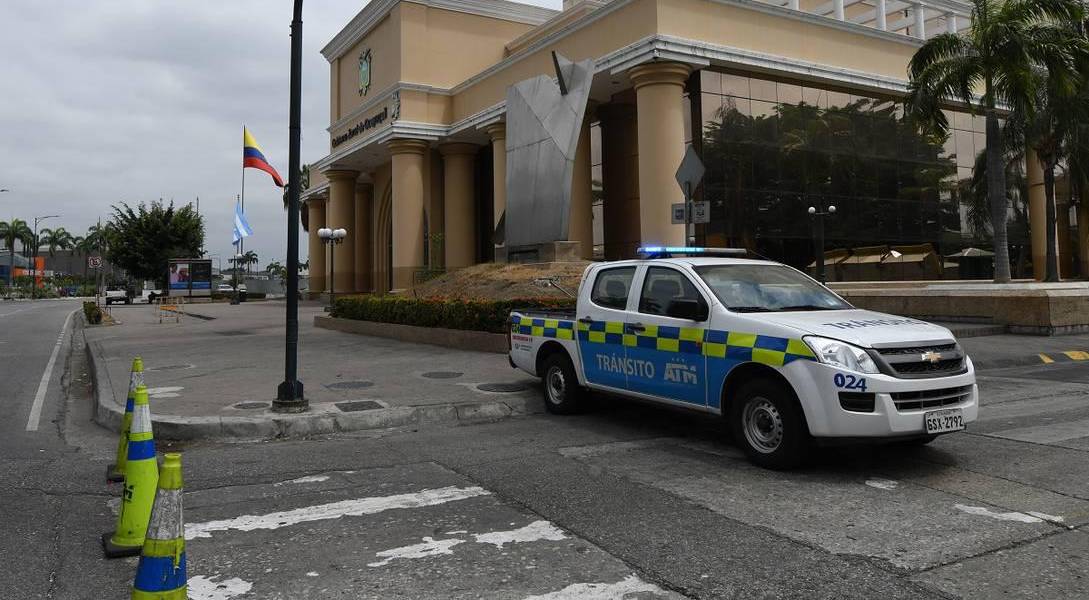 Cancillería suspende sus servicios en Guayaquil por positivo entre sus funcionarios