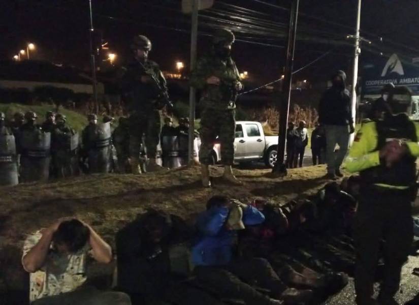 Ocho manifestantes que intentaban bloquear la ingreso al cantón Saquisilí fueron detenidos.