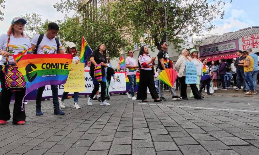 Las personas se movilizaron en el centro norte de Quito.
