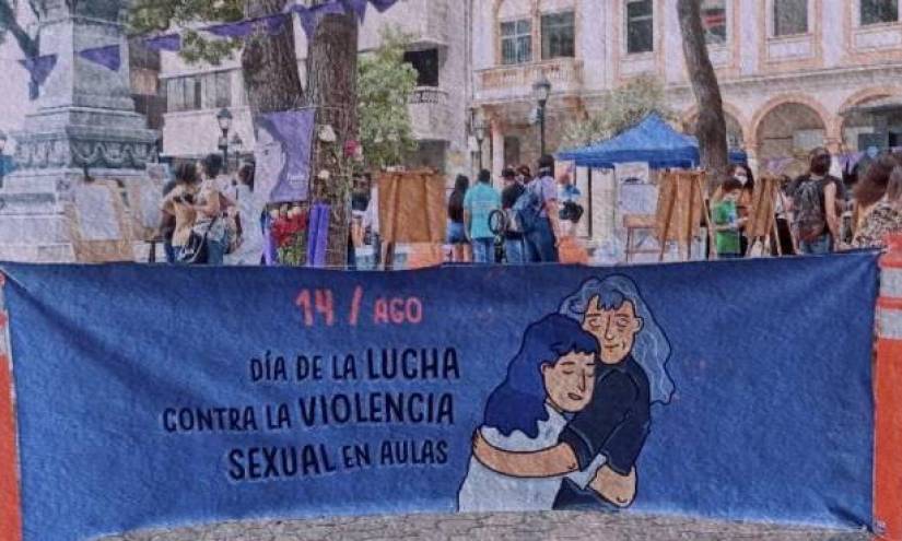 El 14 de agosto, en recuerdo a Paola Guzmán, se conmemoro el Día oficial de lucha contra la violencia sexual en las aulas.