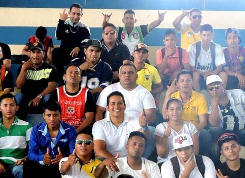 Ronny Aleaga junto a líderes de culturas y agrupaciones urbanas, según la descripción que él escribió en X.