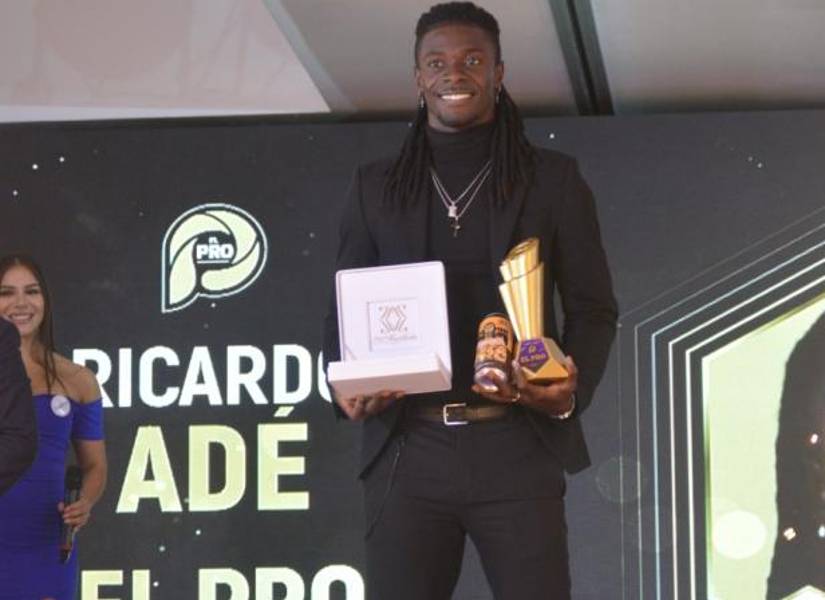 Ricardo Adé ganó El Pro con el Aucas.