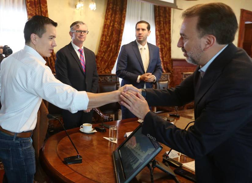 El 9 de noviembre de 2023, el alcalde Pabel Muñoz y Daniel Noboa mantuvieron su primera reunión oficial.