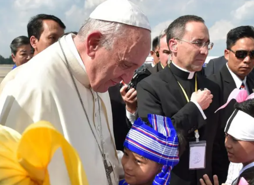 La visita del líder de la Iglesia católica a Myanmar está marcada por la sensibilidad en torno a la situación de los rohingyas.