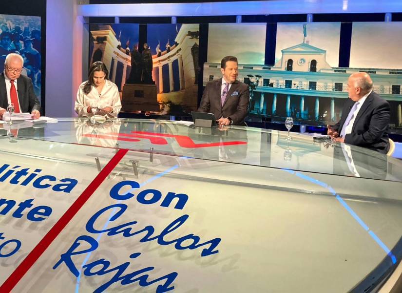 Grabación del programa Políticamente Correcto. Foto: Ecuavisa