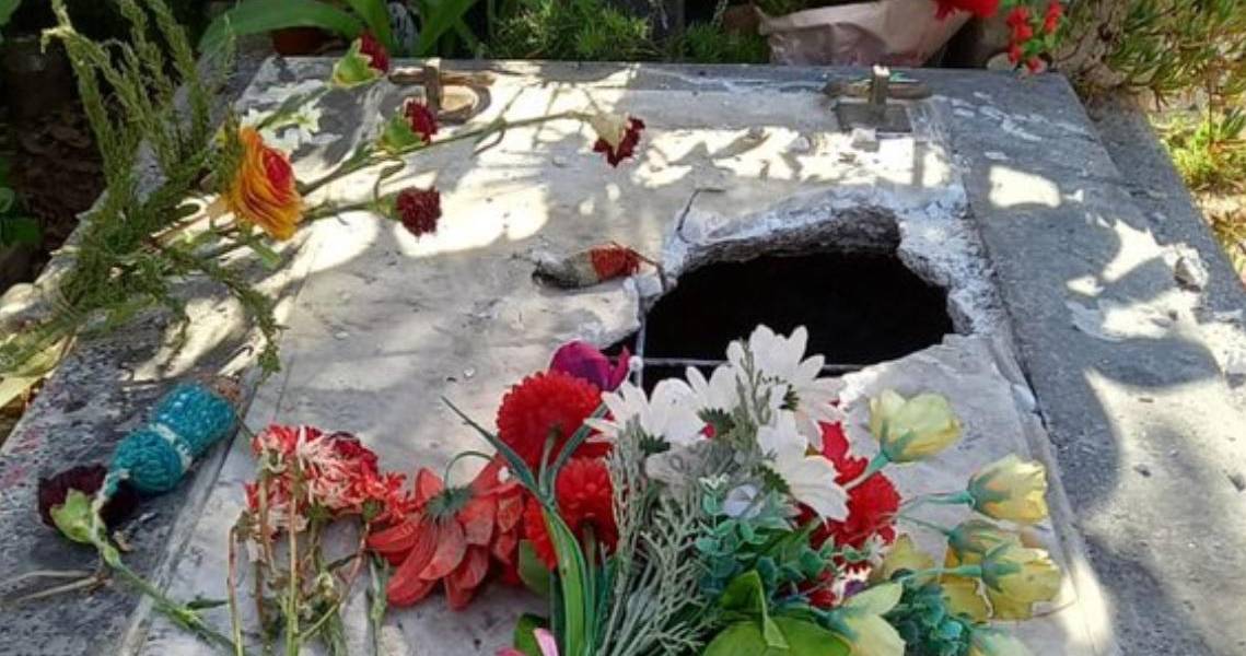 Desconocidos vandalizan tumba de Víctor Jara el día de su natalicio