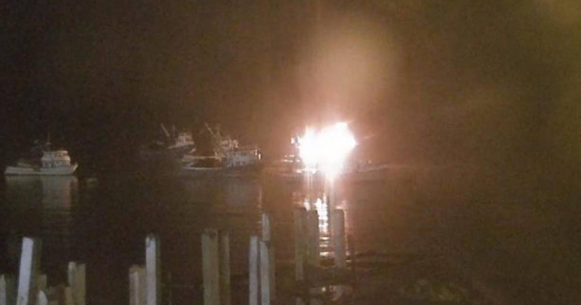 Dos embarcaciones se incendiaron en la parroquia Posorja