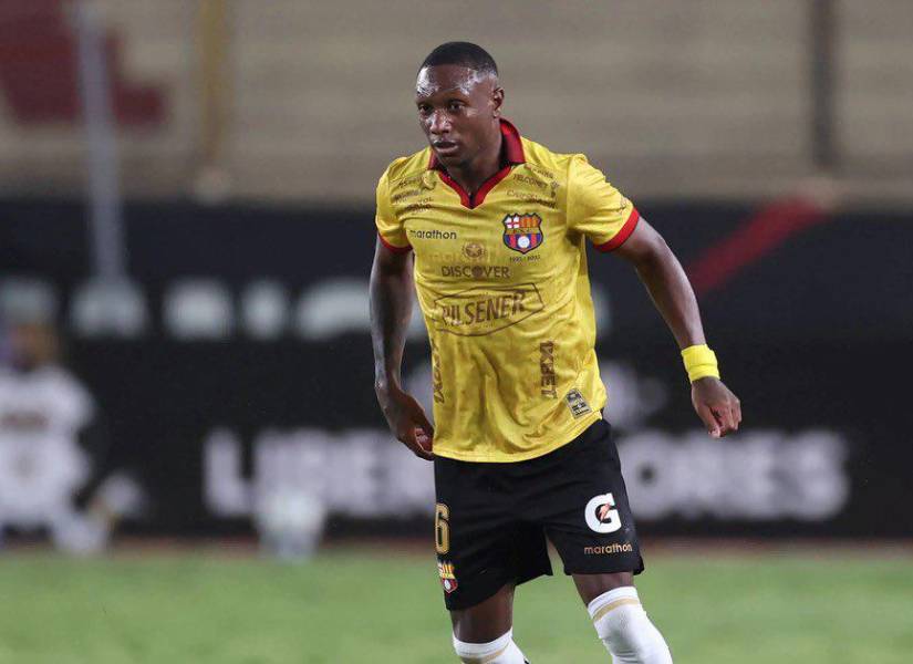 Aníbal Chalá podrá salir de Barcelona a Olimpia de Paraaguay.