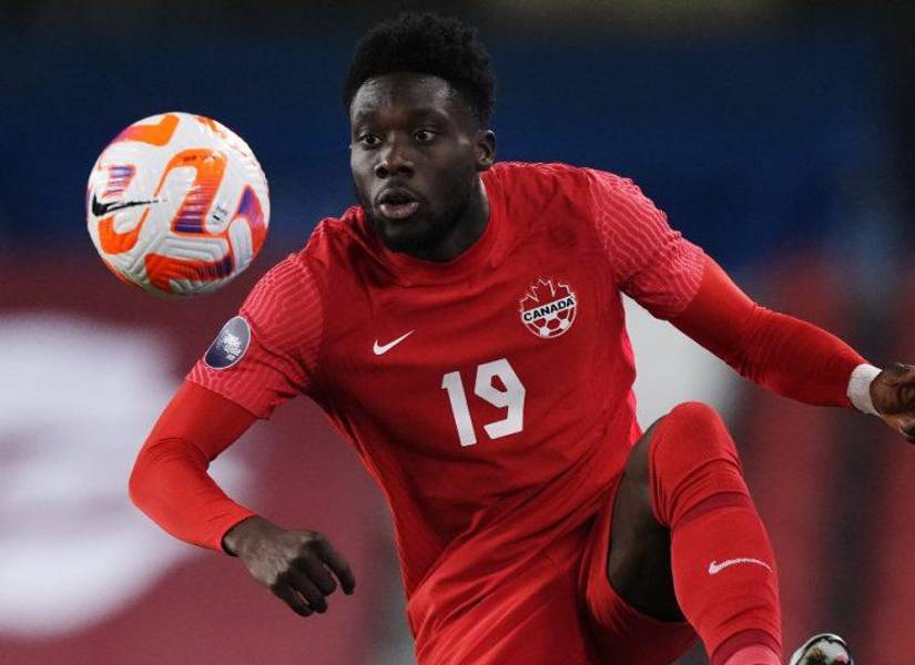 Davies con la selección canadiense.