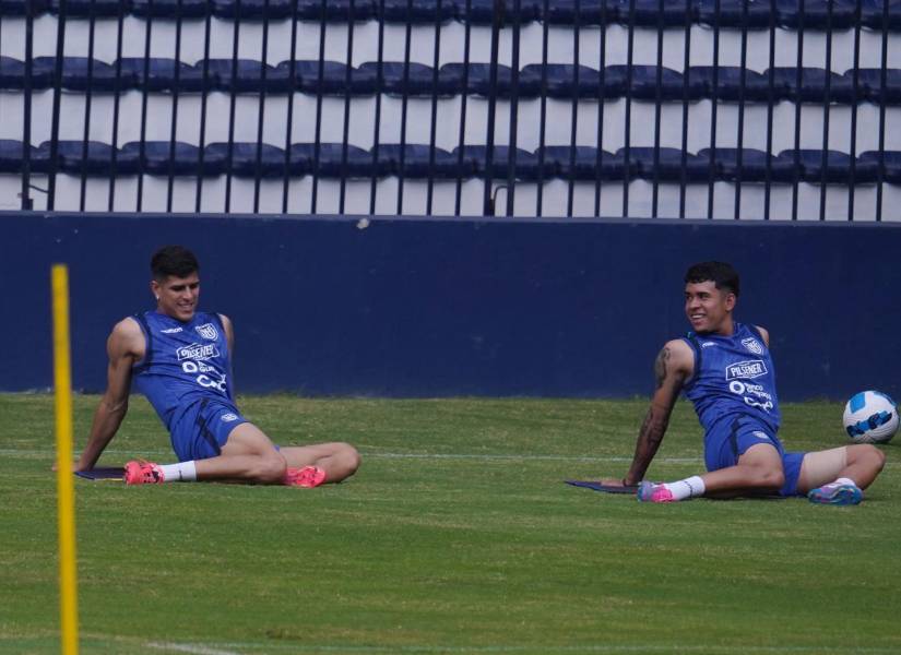 Una imagen de archivo de Piero Hincapié y Kendry Páez entrenando en el estadio George Capwell con la selección de Ecuador.