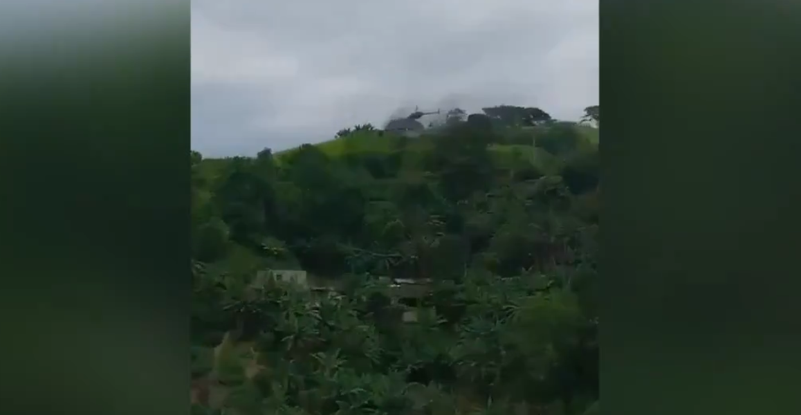 Policía y FF.AA quemaron la guarida de una organización terrorista en Esmeraldas