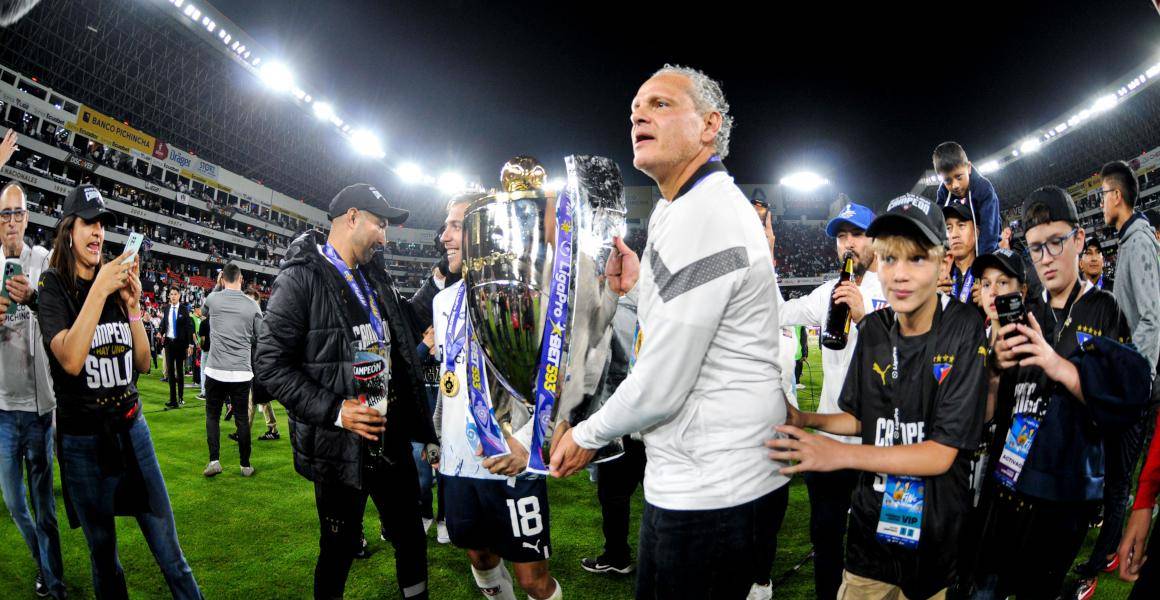 Esteban Paz se despide de Luis Zubeldía: Gracias por confiar en mí, al final te defraudé, la Recopa también era tuya