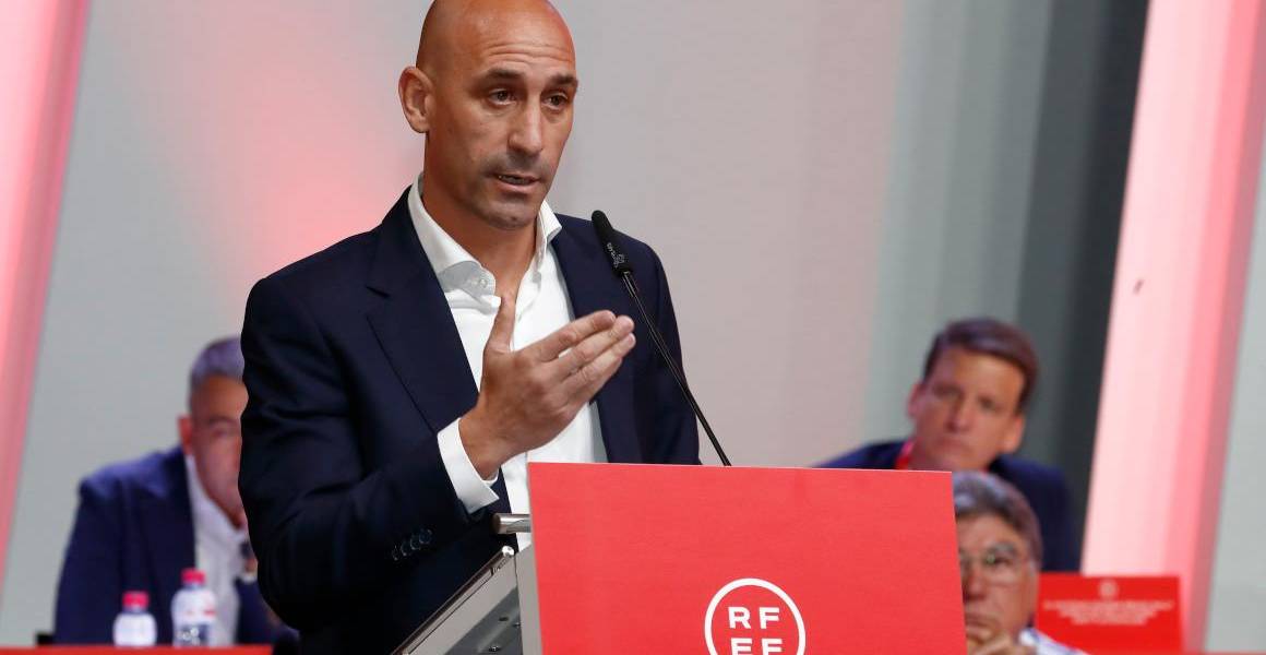 Luis Rubiales perdería 999 mil dólares en ingresos por la suspensión del cargo