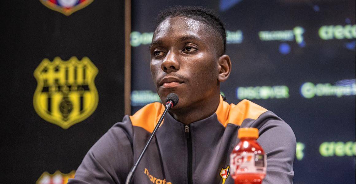 Antonio Alvarez confirma el interés del FC Barcelona por Allen Obando