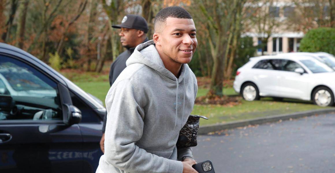 Mbappé regresa a los entrenamientos con el PSG