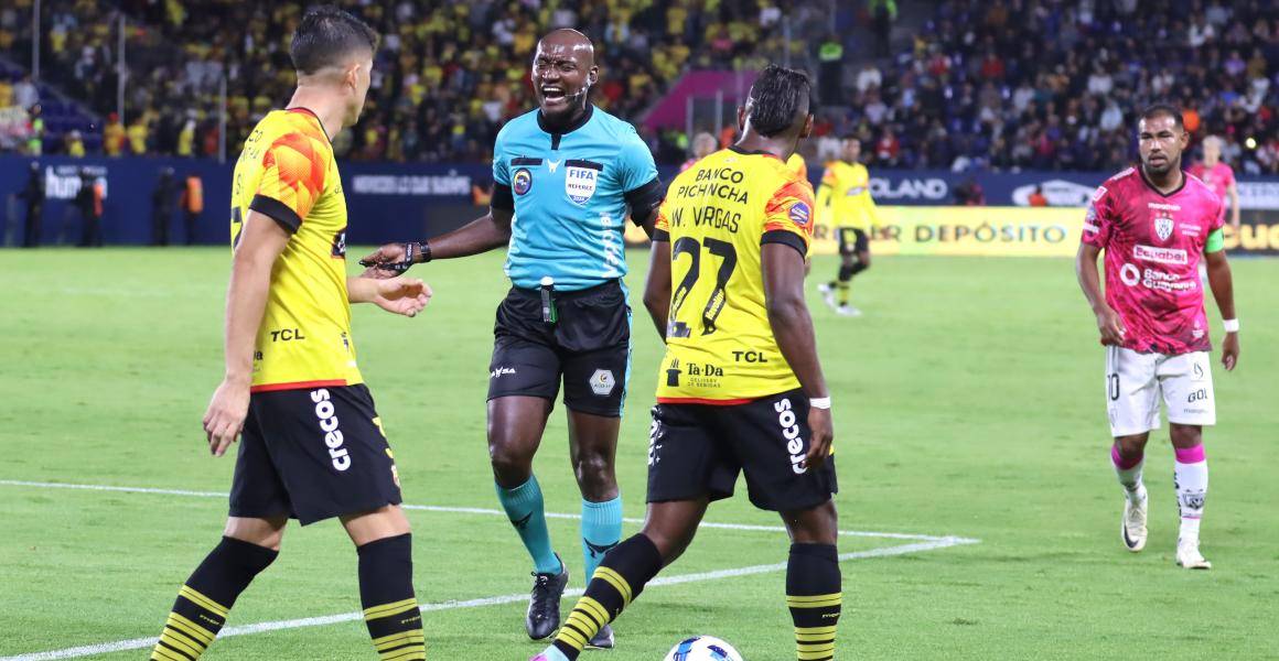 Augusto Aragón será el árbitro para el primer Clásico del Astillero del 2024