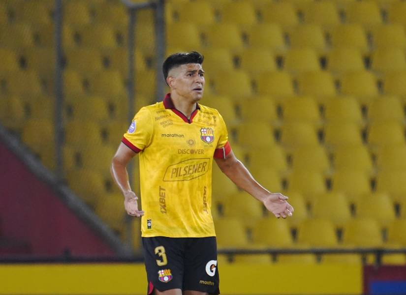 Xavier Arreaga fue convocado por Sebastián Beccacece a la selección de Ecuador.