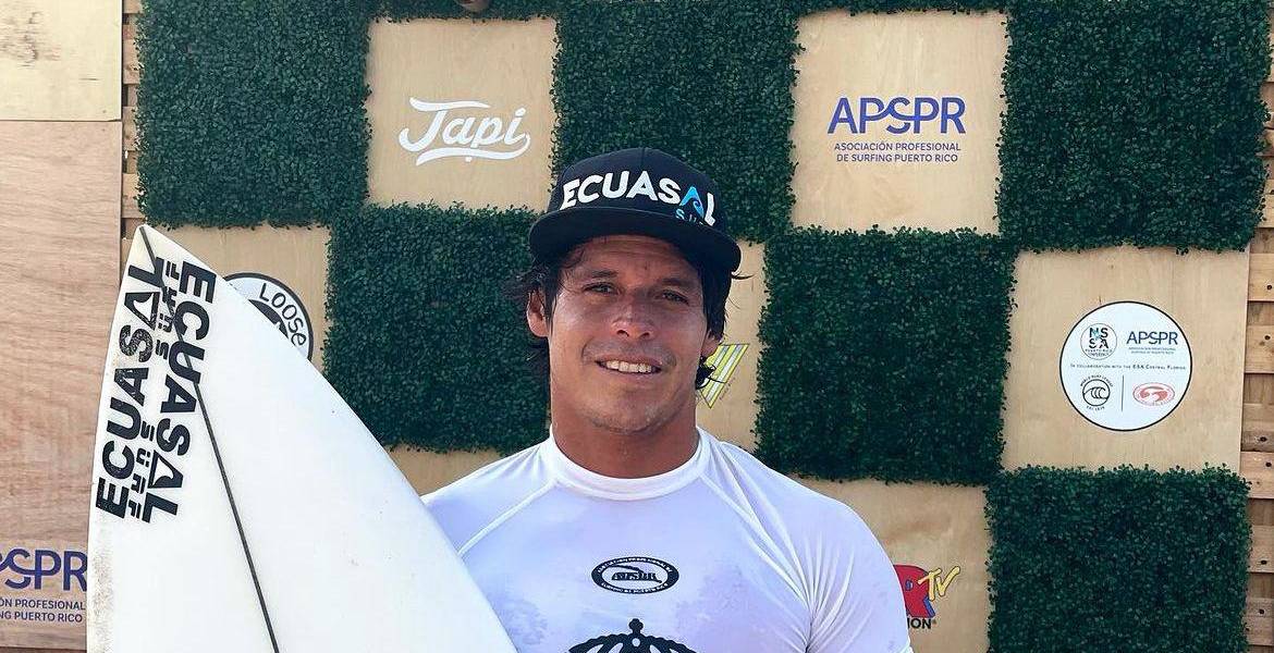 El surfista ecuatoriano Israel Barona falleció por un infarto en El Salvador