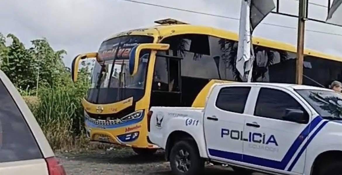 Un conductor y otros dos ocupantes de un bus fueron asesinados en Buena Fe, Los Ríos