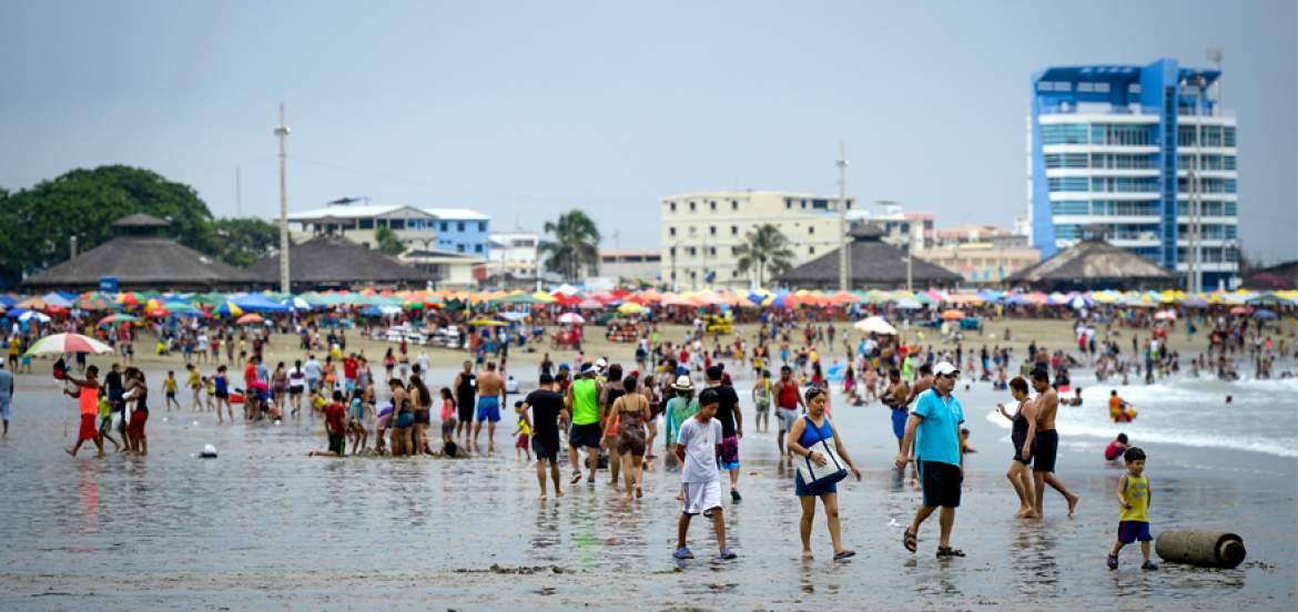 Registran miles de aglomeraciones en balnearios durante el feriado