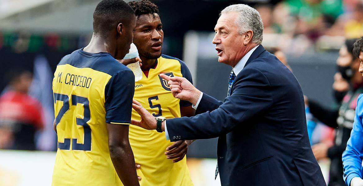 La FEF se reunirá después del Mundial para definir quién será el DT de Ecuador